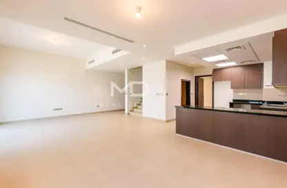 Townhouse - 2 Bedrooms - 3 Bathrooms for rent in Bloom Living - Zayed City (Khalifa City C) - Khalifa City - Abu Dhabi