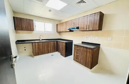 Apartment - 3 Bedrooms - 3 Bathrooms for rent in Al Warqa'a 1 - Al Warqa'a - Dubai