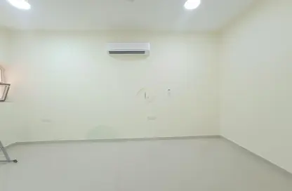 Apartment - 1 Bathroom for rent in Um Ghaffa - Al Ain