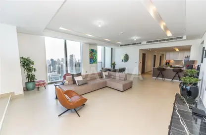 Living Room image for: Apartment - 4 Bedrooms - 4 Bathrooms for sale in 5242 Tower 1 - 5242 - Dubai Marina - Dubai, Image 1