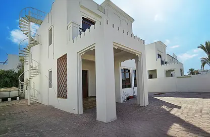 Villa - 4 Bedrooms - 4 Bathrooms for rent in Jumeirah 3 Villas - Jumeirah 3 - Jumeirah - Dubai
