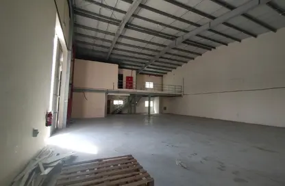 مستودع - استوديو - 2 حمامات للايجار في الصجعة الصناعية - الصجعة - الشارقة