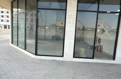 Shop - Studio - 1 Bathroom for rent in Muwaileh Commercial - Sharjah