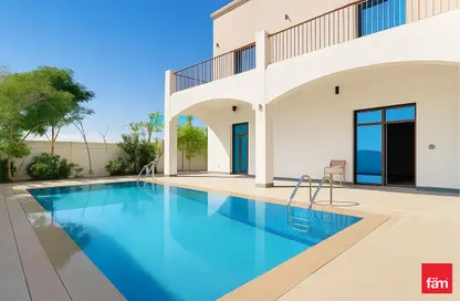 Villa - 6 Bedrooms - 7 Bathrooms for sale in Jumeirah Park Homes - Jumeirah Park - Dubai