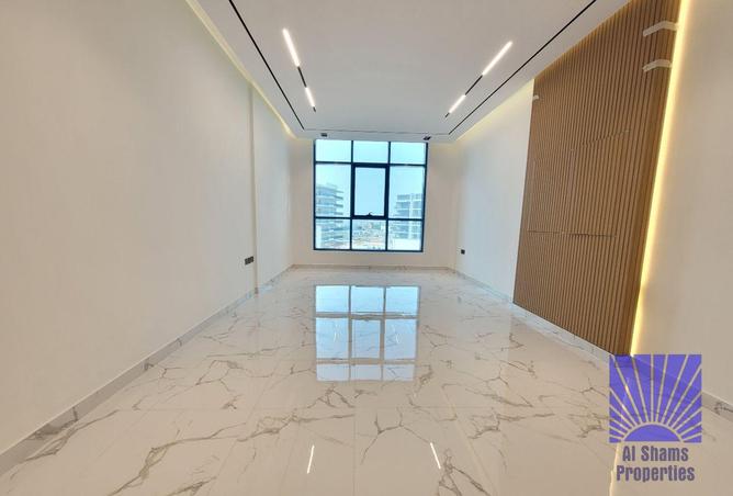 ONE CALL | ONE AGENT | MULTIPLE OPTIONS IN ARJAN 