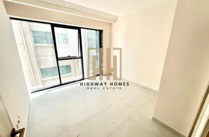 شقة - 2 غرف نوم - 4 حمامات للايجار في بناية مويليح 3 - مويلح - الشارقة شقة - 2 غرف نوم - 4 حمامات للايجار في بناية مويليح 3 - مويلح - الشارقة