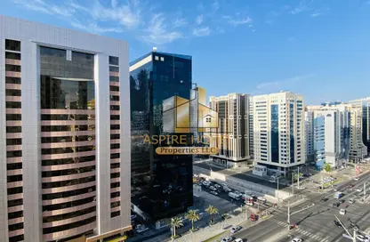 Apartment - 3 Bedrooms - 3 Bathrooms for rent in Al Ain Tower - Hamdan Street - Abu Dhabi
