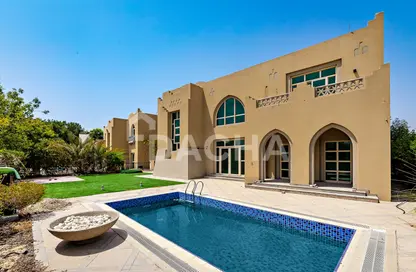Villa - 4 Bedrooms - 5 Bathrooms for sale in Garden Hall - Oasis Clusters - Jumeirah Islands - Dubai