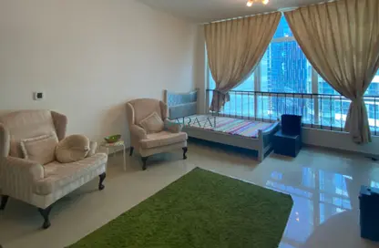 صورة لـ غرفة المعيشة شقة - 2 غرف نوم - 3 حمامات للبيع في برج سكاي - شمس أبوظبي - جزيرة الريم - أبوظبي ، صورة رقم 1