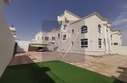 فيلا - 5 غرف نوم - 6 حمامات للايجار في مدينة الرياض - أبوظبي