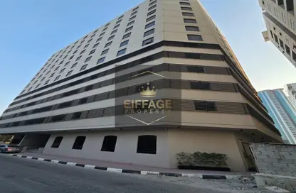 عمارة بالكامل - 8 غرف نوم - 8 حمامات للبيع في الرميلة - عجمان
