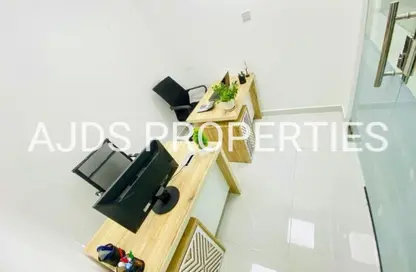 Office Space - Studio - 1 Bathroom for rent in Red Avenue - Al Garhoud - Dubai