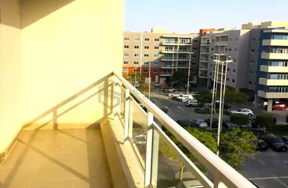 Apartment - 2 Bedrooms - 3 Bathrooms for rent in Tower 1 - Al Reef Downtown - Al Reef - Abu Dhabi