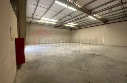 Warehouse - Studio - 1 Bathroom for rent in Al Sajaa - Sharjah