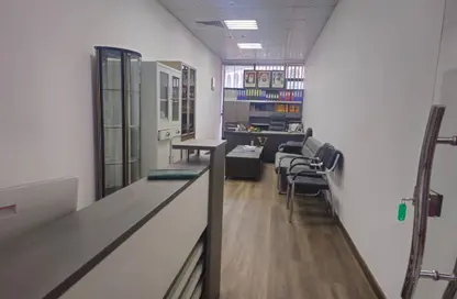 مكتب - استوديو - 1 حمام للايجار في مركز وربة - المرقبات - ديرة - دبي