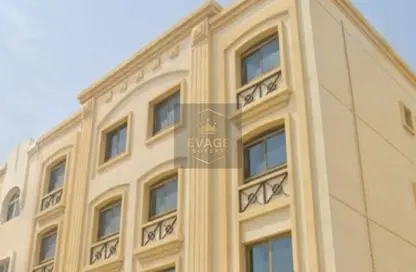 عمارة بالكامل - 8 غرف نوم - 8 حمامات للبيع في مجمع مويلح - تجارية مويلح - الشارقة
