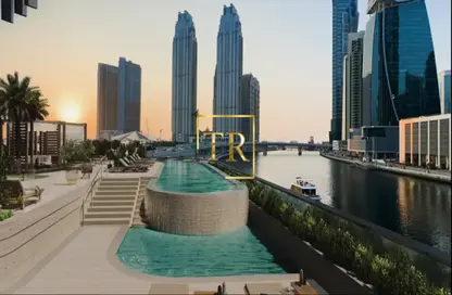 شقة - 2 غرف نوم - 4 حمامات للبيع في ون ريفر بوينت - الخليج التجاري - دبي
