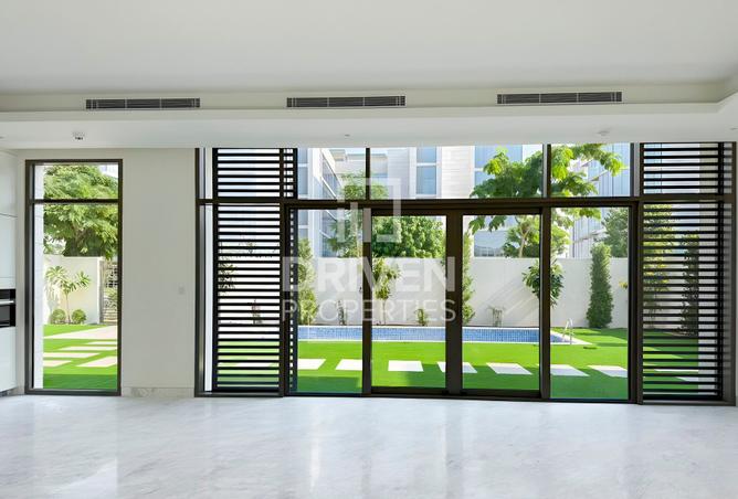 15705001 - Property Image 3