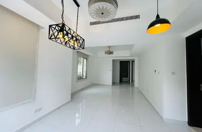 فيلا - 3 غرف نوم - 3 حمامات للبيع في الينابيع 3 - الينابيع - دبي