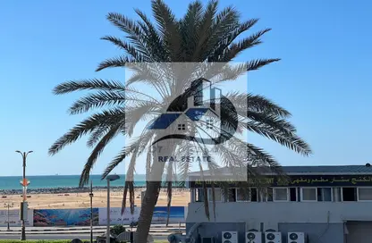 شقة - غرفة نوم - 2 حمامات للايجار في مساكن كورنيش عجمان - طريق كورنيش عجمان - عجمان