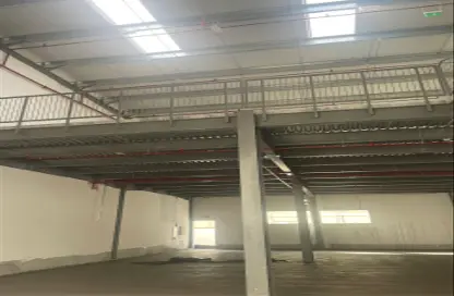 Warehouse - Studio - 1 Bathroom for rent in Umm Ramool - Dubai