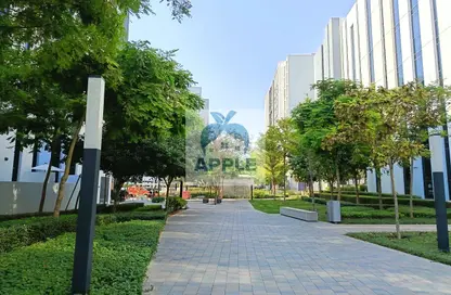 شقة - غرفة نوم - 2 حمامات للايجار في ذا ريف - الجادة - الشارقة