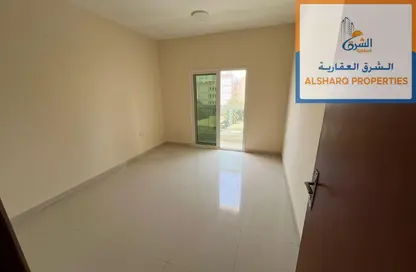 شقة - غرفة نوم - 2 حمامات للايجار في مساكن كورنيش عجمان - طريق كورنيش عجمان - عجمان