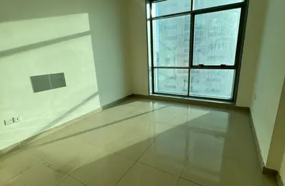 Apartment - 3 Bedrooms - 4 Bathrooms for rent in Corniche Tower - Ajman Corniche Road - Ajman