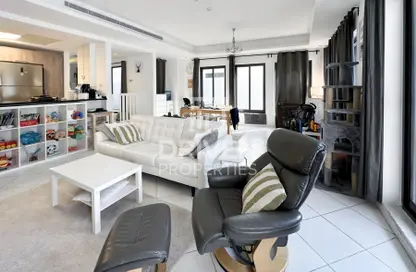 Living Room image for: Townhouse - 4 Bedrooms - 5 Bathrooms for sale in Park Villas - Jumeirah Village Circle - Dubai, Image 1