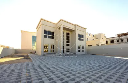 فيلا - 4 غرف نوم - 6 حمامات للايجار في مدينة الرياض - أبوظبي
