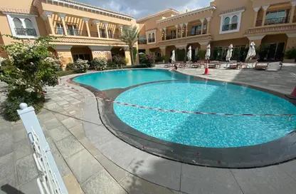 Villa - 5 Bedrooms - 5 Bathrooms for rent in Jumeirah 1 - Jumeirah - Dubai