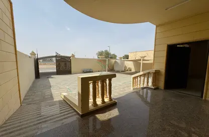 فيلا - 5 غرف نوم - 8 حمامات للايجار في الشعيبة - الروضة الشرقية - العين