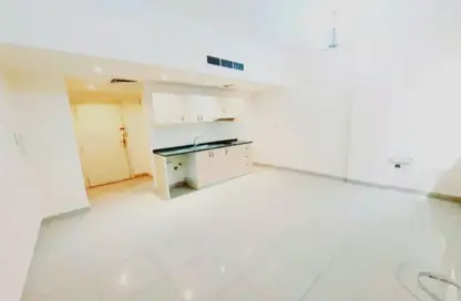 Apartment - Studio - 1 Bathroom for rent in Muwailih Building - Muwaileh - Sharjah