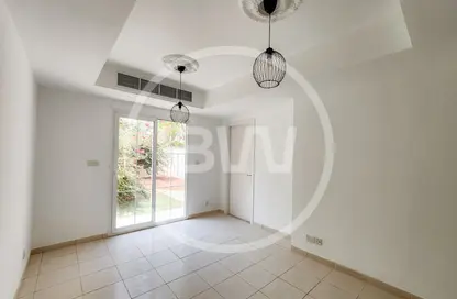 فيلا - 2 غرف نوم - 3 حمامات للايجار في الينابيع 7 - الينابيع - دبي فيلا - 2 غرف نوم - 3 حمامات للايجار في الينابيع 7 - الينابيع - دبي