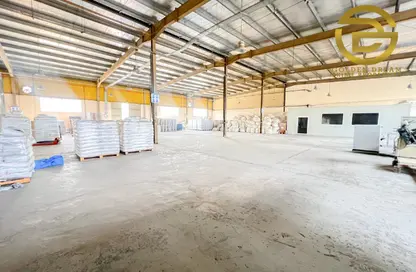 Warehouse - Studio - 2 Bathrooms for rent in Dubai Industrial City - Dubai