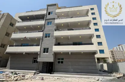 عمارة بالكامل - 8 غرف نوم - 8 حمامات للبيع في الرميلة - عجمان