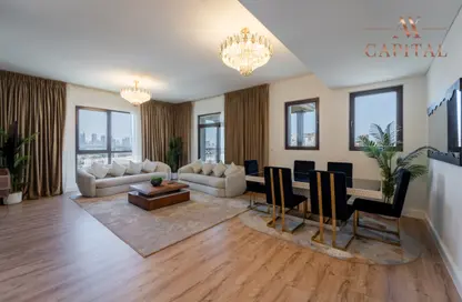 Apartment - 3 Bedrooms - 3 Bathrooms for sale in Lamtara 3 - Madinat Jumeirah Living - Umm Suqeim - Dubai