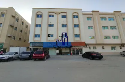 عمارة بالكامل - استوديو - 8 حمامات للبيع في طريق فاير ستاشن - مويلح - الشارقة