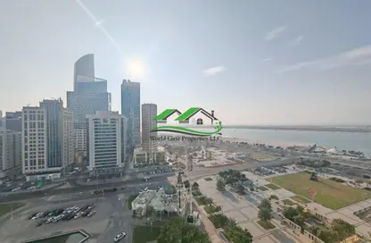 شقة - 3 غرف نوم - 3 حمامات للايجار في برج الساعه - شارع الكورنيش - أبوظبي