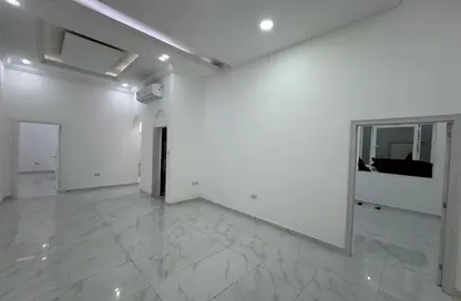 شقة - 3 غرف نوم - 3 حمامات للايجار في مدينة الرياض - أبوظبي