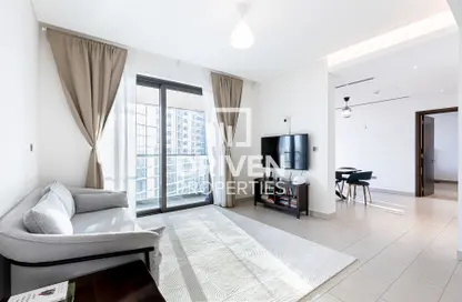 Living Room image for: Apartment - 2 Bedrooms - 3 Bathrooms for sale in Hartland Greens - Sobha Hartland - Mohammed Bin Rashid City - Dubai, Image 1