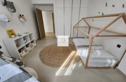 Apartment - 2 Bedrooms - 2 Bathrooms for rent in The Gardens Buildings - The Gardens - Dubai