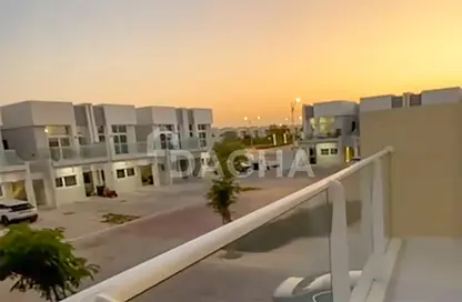 تاون هاوس - 4 غرف نوم - 4 حمامات للبيع في كاميليا - داماك هيلز 2 - دبي