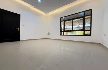 Apartment - 1 Bathroom for rent in Rawdhat - Airport Road - Abu Dhabi