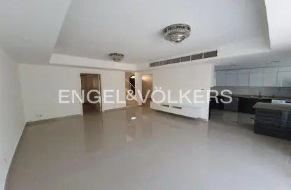 Villa - 3 Bedrooms - 2 Bathrooms for rent in Springs 11 - The Springs - Dubai