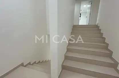 Stairs image for: Apartment - 3 Bedrooms - 5 Bathrooms for rent in Al Beed Terrace - Al Raha Beach - Abu Dhabi, Image 1