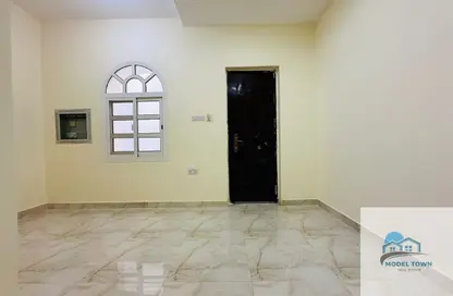 Apartment - Studio - 1 Bathroom for rent in Shakhbout City - Abu Dhabi