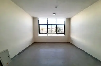 Empty Room image for: Apartment - 2 Bedrooms - 2 Bathrooms for rent in Hai Al Murabbaa - Central District - Al Ain, Image 1