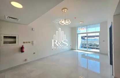 شقة - غرفة نوم - 2 حمامات للايجار في سكايز من دانوب - ارجان - دبي