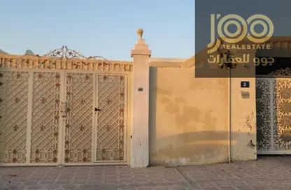 فيلا - 4 غرف نوم - 2 حمامات للايجار في الحمرة - أم القيوين